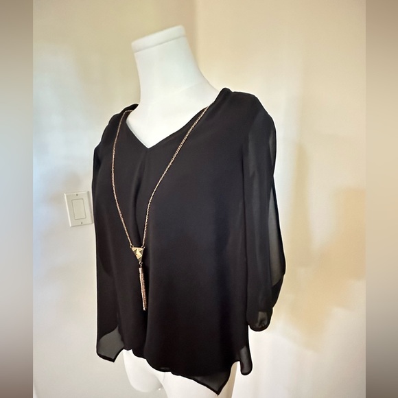 Chic Black Blouse with Necklace - Picture 7 of 13